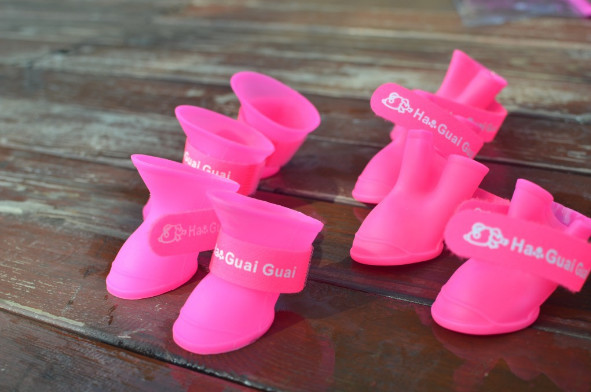 Pet supplies silicone rain boots, non-slip pet shoes, candy color fashion cute dog shoes,red,yellow,pink,black;