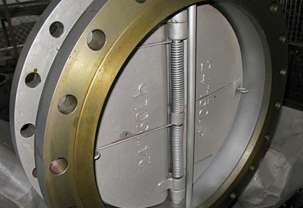 Double Disc Type Flanged Check Valve 4 Inch ANSI 600 LB Carbon Steel