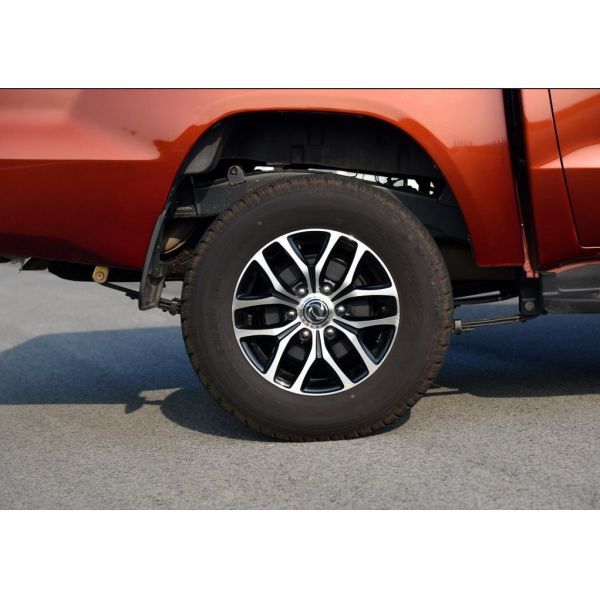 DONGFENG 5 Passenger Gasoline Engine Pickup Truck with Right Hand Drive