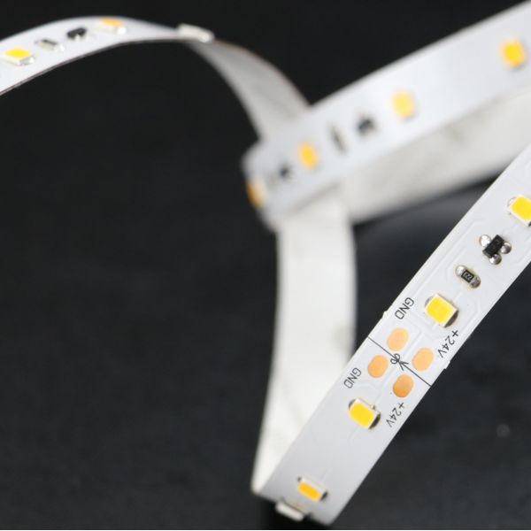 EFFIの白い4000K高性能LEDのストリップSMD2835 DC24V IP20