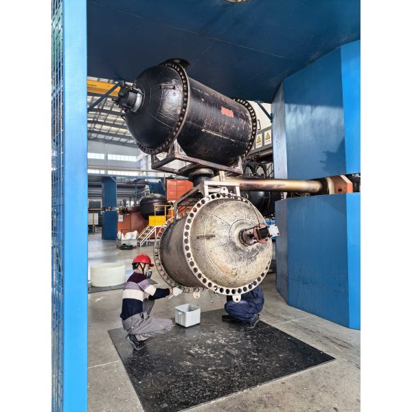 Three-arm tower rotary injection molding machine for high efficiency rotational molding