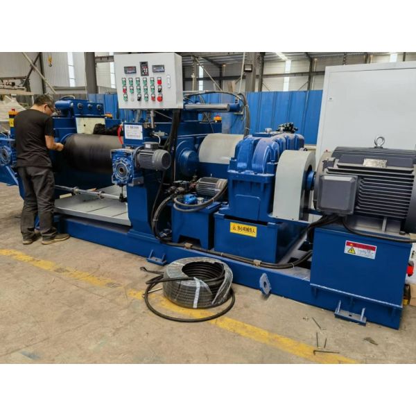XK-550 Type Rubber Mixing Mill with 100kg Batch Capacity and 1500mm Roll Working Length