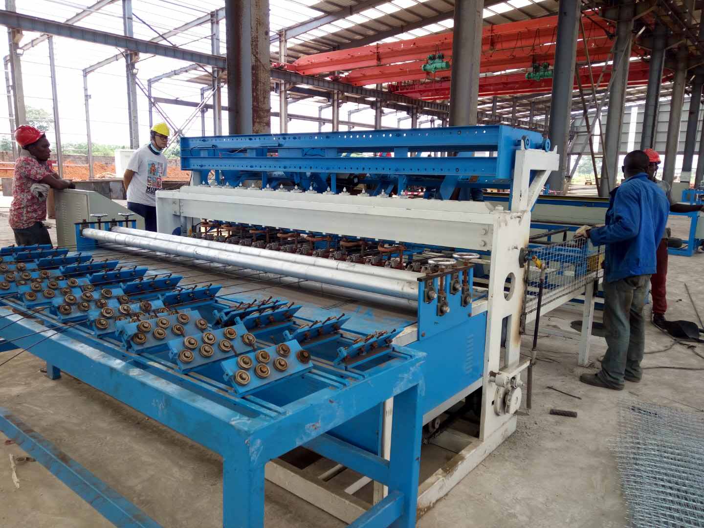 CNC повторно использует более менее трудовой сварочный аппарат сетки крена 6mm
