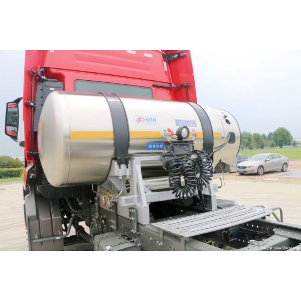 EURO 5 Manual Transmission SinotruK Haohan N7G 4*2 6*4 CHG LNG Special Truck Traction