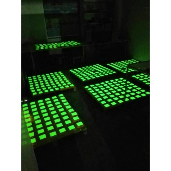 Reflective Plastic Raised Pavement Marker Sand Filled Durable Cat Eye Fluorescent Road Studs