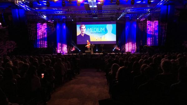Wide Viewing Angle Outdoor Rental LED Display SMD2727 4.8mm 5000 Nit Per Sqm