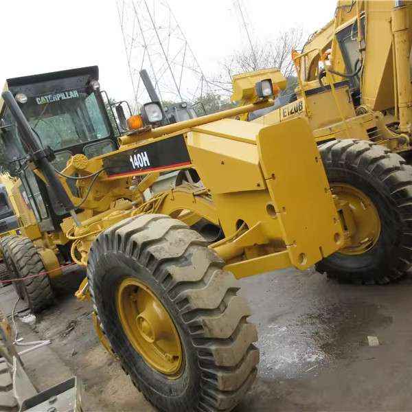 Used 140K Cat Motor Grader with 1200 Working Hours and 17000 KG Weight 's Best