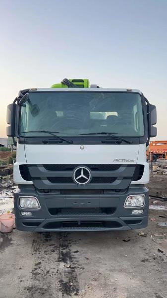 2014 Zoomlion 52m Concrete Pump Truck Mounted  Semi Dry Hydraulic