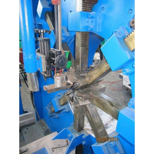 New Industrial Parks in Developing Countries Street Light Pole Machine for Lamp Post