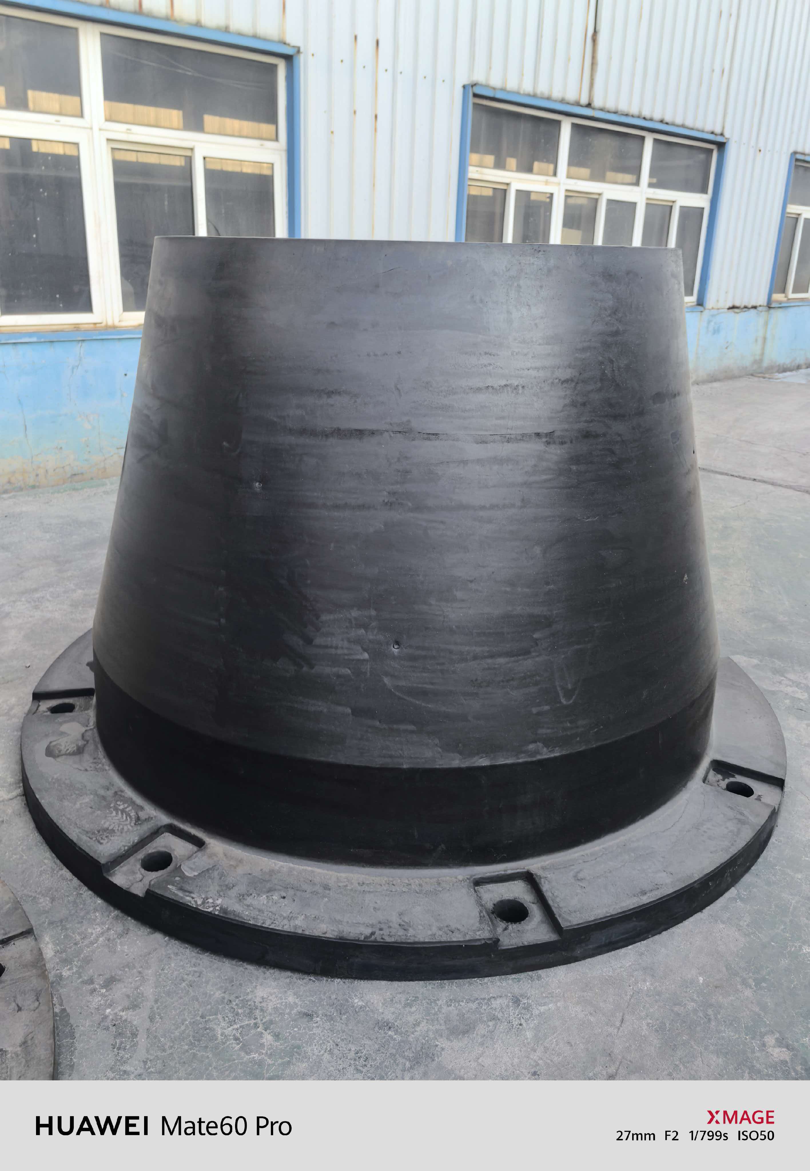SGS Approved Cone Rubber Fenders Providing Hardness 60-70 Shore A and Weather Resistance Ideal for Marine Berthing Systems