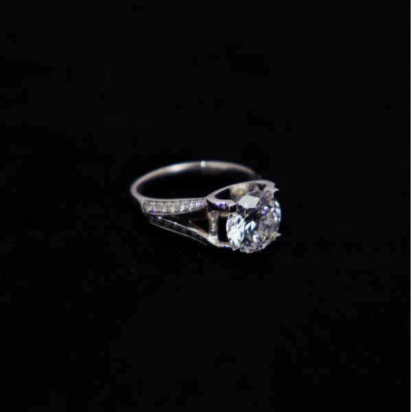Bullhead 18K Gold Customized Fine Jewelry IGI GIA Lab Grown Diamond Engagement Wedding and Banquet Rings