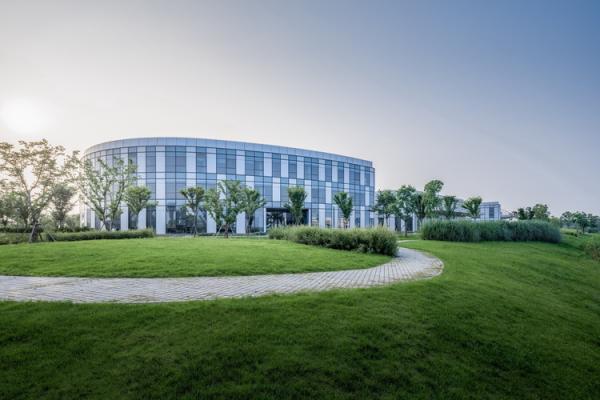 Solution de flexibilité de conception pour maximiser la productivité et minimiser les coûts de construction dans un entrepôt de structures en acier