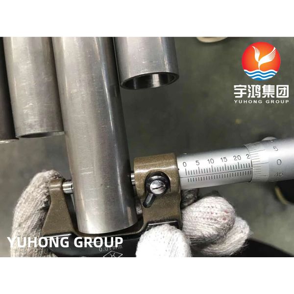 ASME SB163 Monel 400, UNS N04400, 2.4360 Pipe sans soudure en acier allié au nickel pour l'industrie chimique