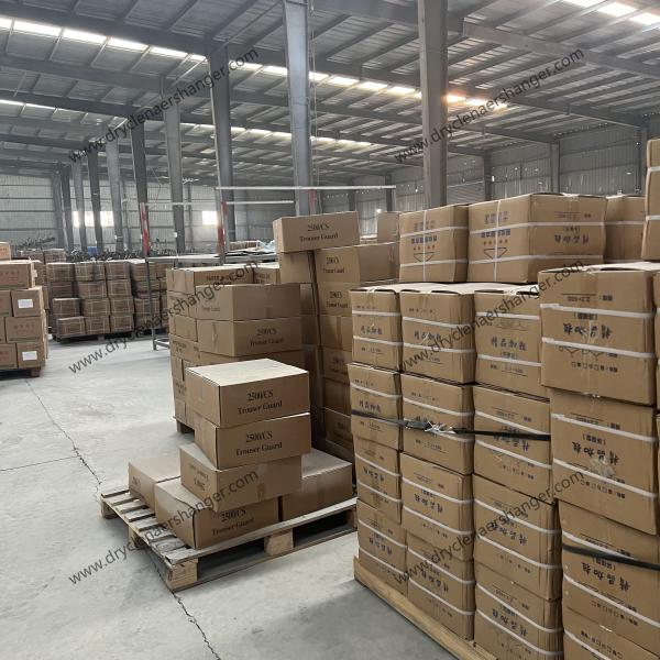 500 Pcs Per Carton Plastic Coated Wire Hanger Durable And Practical For All Types Of Clothing Bulk Packaging
