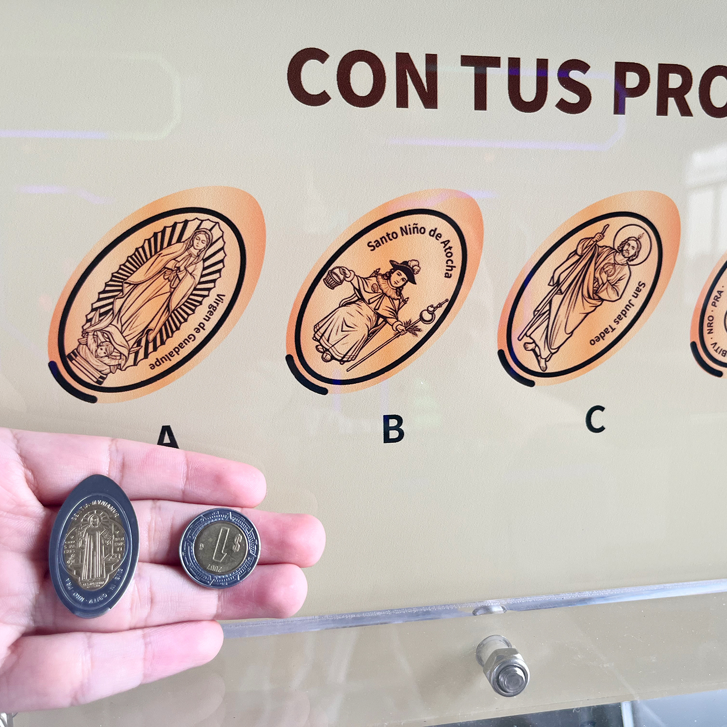 Mechanical No Power Penny Press Machine Manual Hand‑Wheel Souvenir Coin Embossing Stamping Equipment for 1 Mexican Peso Blanks Catholic Sanctuary Museum & Pilgrimage Tourist Spots