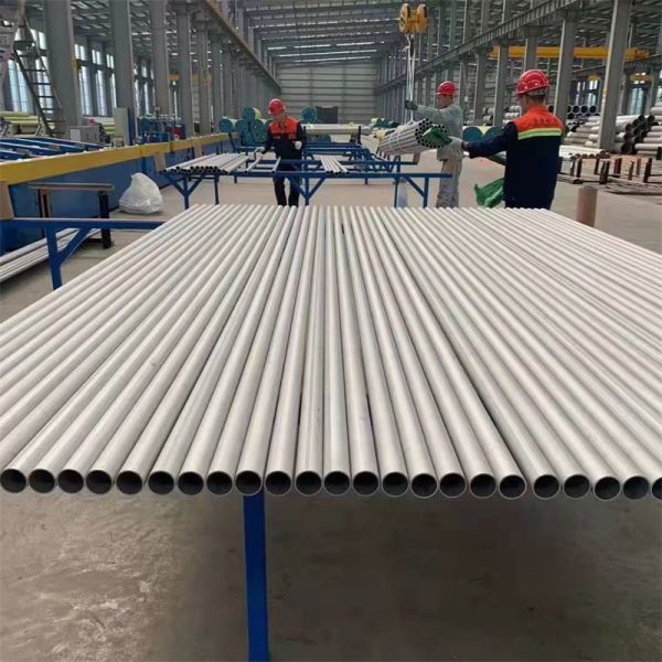 Round Ends Seamless Steel Pipes Wall 1mm-12mm Length 12m Customized