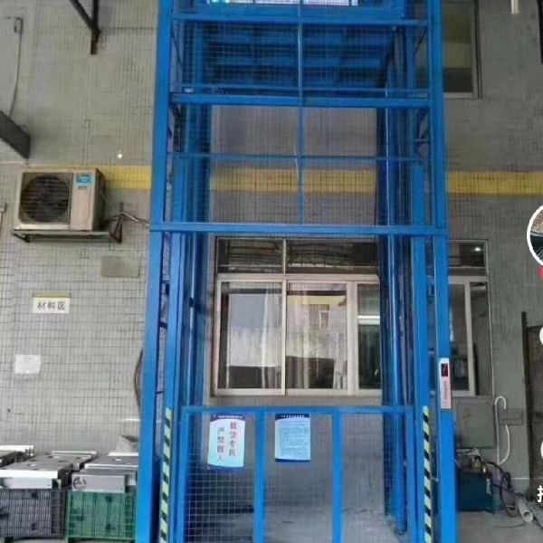 Stable Warehouse Hydraulic Cargo Lift – (3‑Phase) Power & Safety Features
