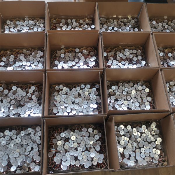 12 Ga X 38 mm Pinos de soldadura de cabeza con cápsula para aislamiento HVAC