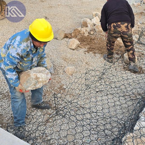 Des paniers de remplissage en gabion revêtus de PVC souples et durables pour la conservation de l'eau