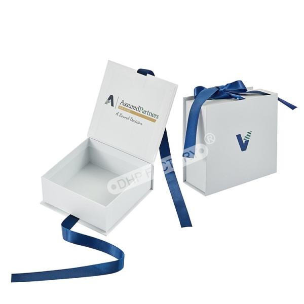 Boîtes cadeaux blanches durables avec couvercles magnétiques Box d'emballage de bijoux