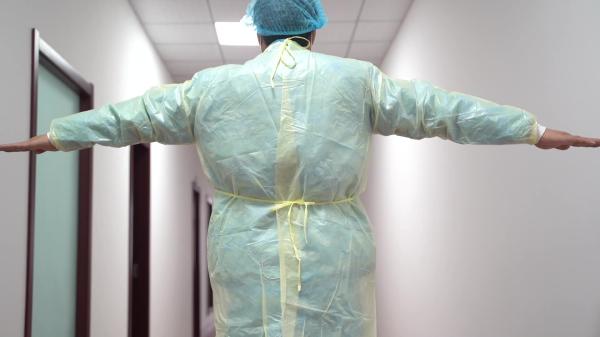 Visitor Isolation Ppe Aami Level2 Protective Hospital Gowns Disposable Gown with Elastic Cuff
