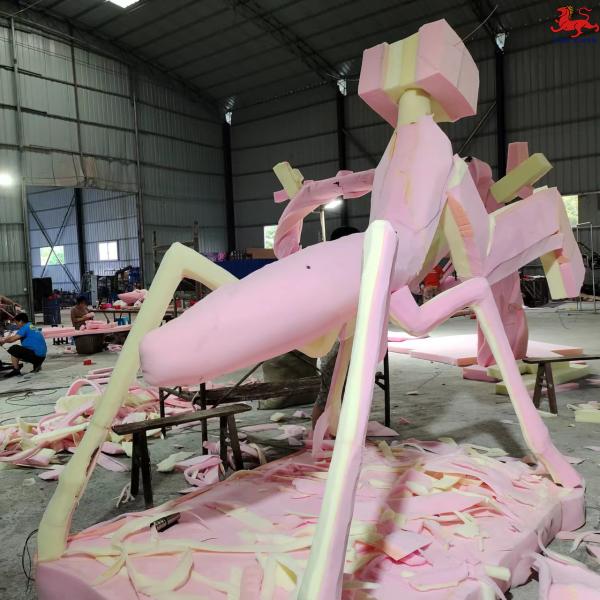 Modèle d'insecte animé réaliste 3D personnalisé pour les parcs à thème