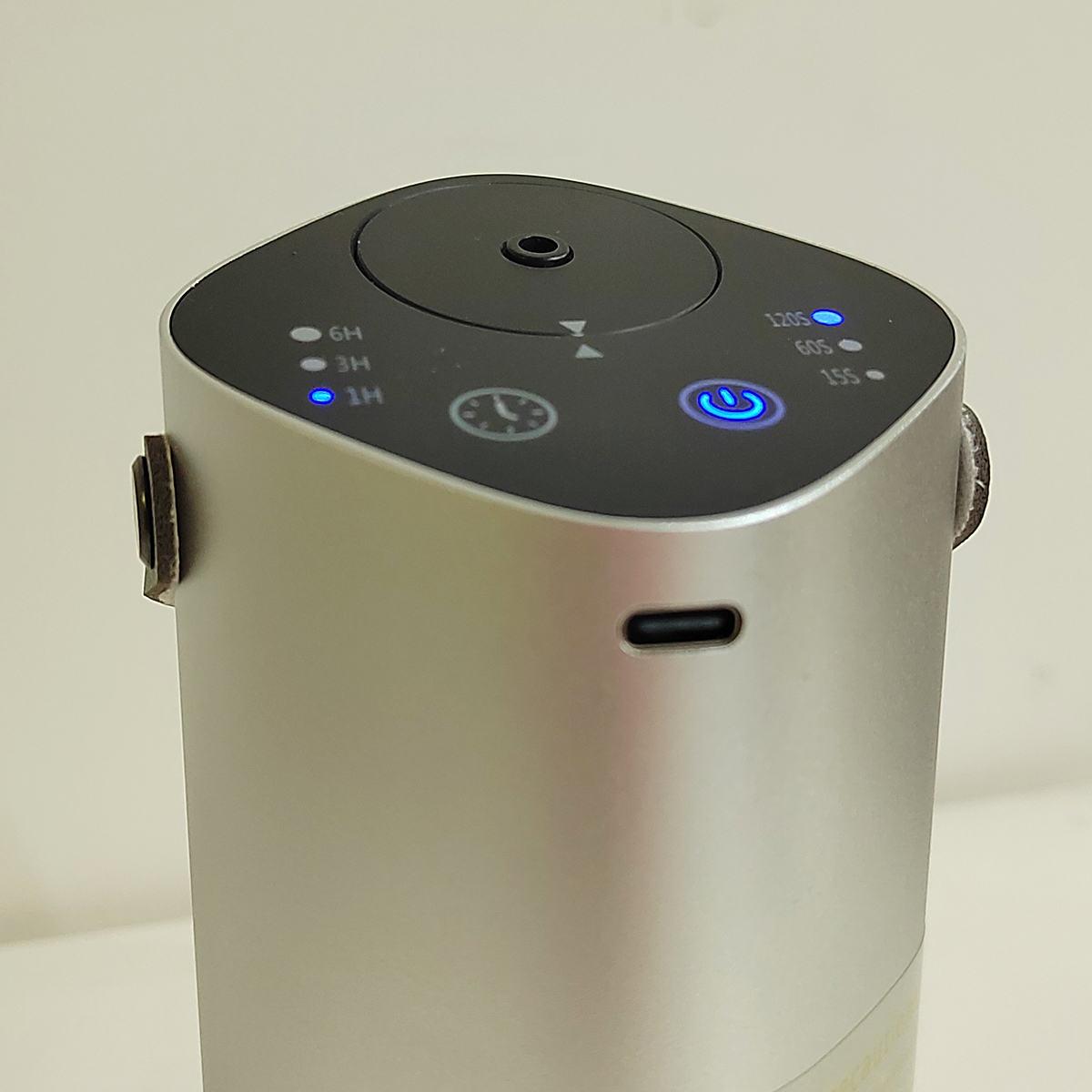 20ml Capacity Portable Aroma Diffuser with Two-Fluid Atomization and 2000mAh Battery