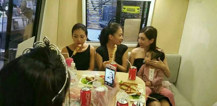 Караван трейлера каравана туриста Америки стандартный с тентом Transaxle Alko большим