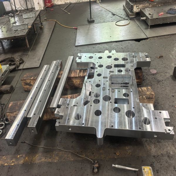 JIS Standard Precision Hot Forging Die Custom Size Injection Mold Base for Plastic Mould