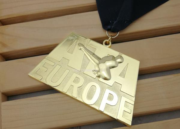 Die Cast 3D Sports Medals , Zinc Alloy Martial Arts Medals With Antique Plating