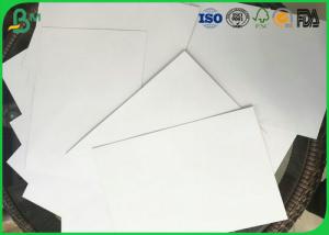 Classifique A 600g ou o outro Livro Branco lustroso revestido do tamanho dobro