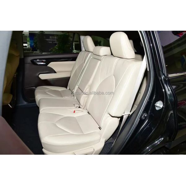 Panoramic Sunroof and Convenience 2023 Toyota Highlander SUV
