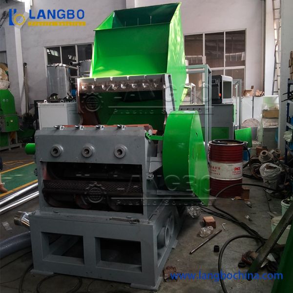 Matériau plastique de déchets Pet bouteille de recyclage Machine de concassage