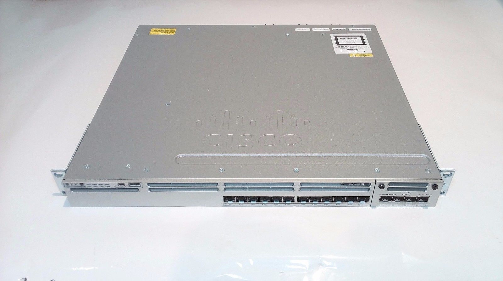 Cisco Switch WS-C3850-12S-SCatalyst 3850 серии 12 SFP Port Switch IP Base - это переключатель следующего поколения на уровне предприятия, который интегрирован с 12 портами SFP в набор функций IP-базы