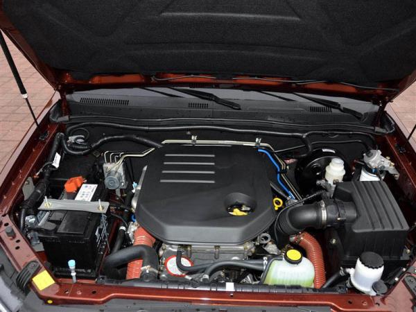 Transmissão manual diesel poderosa do carro 4x2 de SUV da cidade do motor em jogos para baixo batidos