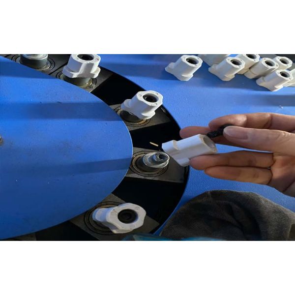 2024 Máquina de sopro semi-automática de alongamento para garrafas de plástico PP PET