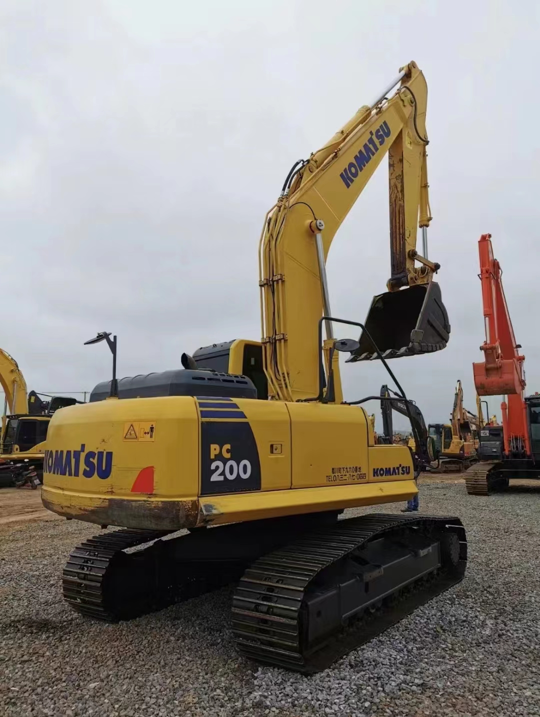 Komatsu Pc 200 Excavator In Good Condition , Previous Owner Maintained It Well