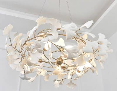 A luz de teto cerâmica criativa do candelabro da folha da nogueira-do-Japão ajustou o fio de suspensão