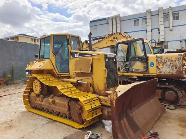 Bulldozer Caterpillar D6N d'occasion - Faible temps de fonctionnement