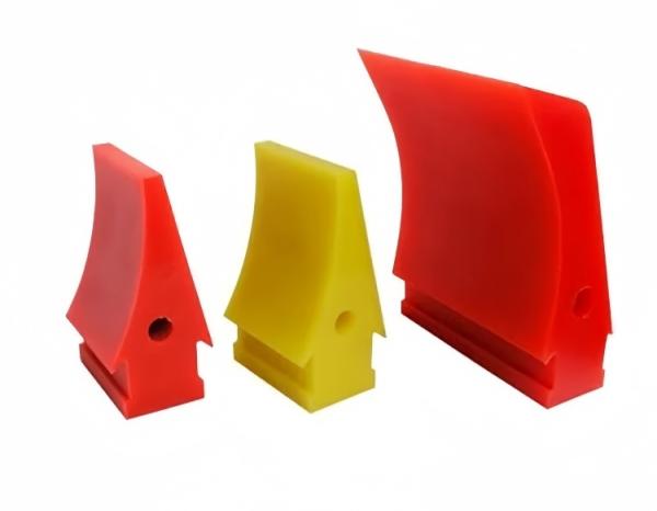 Corrosion Resistant PU Scrapers Polyurethane Conveyor Cleaner Red Green Color 85 A Shore