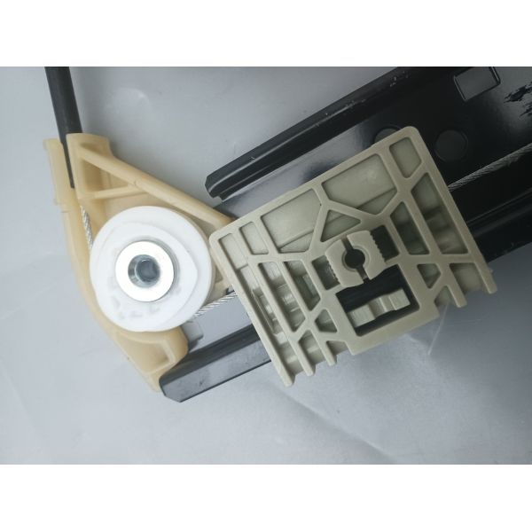 Hot selling lift bracket (rear L) 7L0839461D for Touareg
