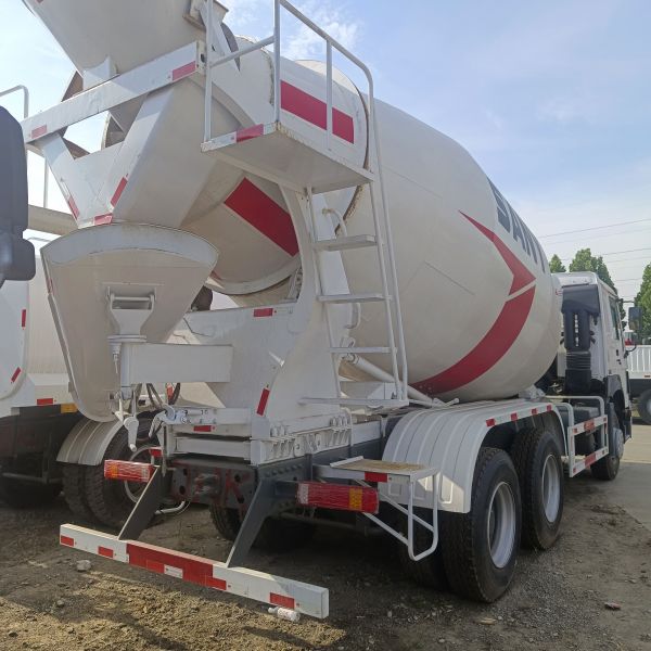 Heavy-Duty Cement Mixer Truck with Maximum Horsepower 300-400hp Electric System Sta