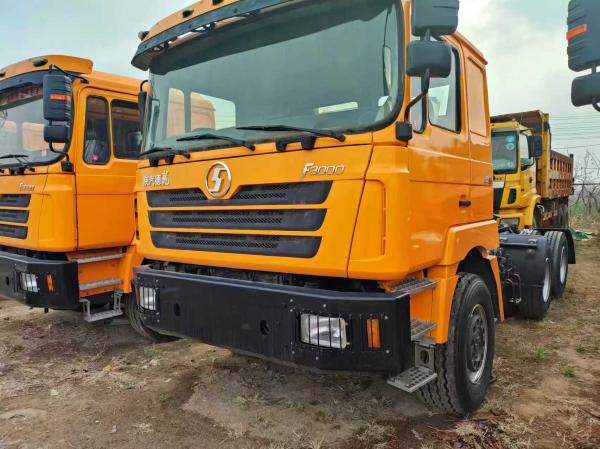 Yellow DOT Certified Sinotruk HOWO 6X4 10 Wheeler Tractor Trucks with Tires
