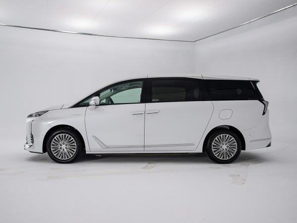 SMG Buick GL8 ES PHEV 1.5T 6/7 Seater Luxury Edition Plug In Hybrid Electric Vehicle MPV 2024