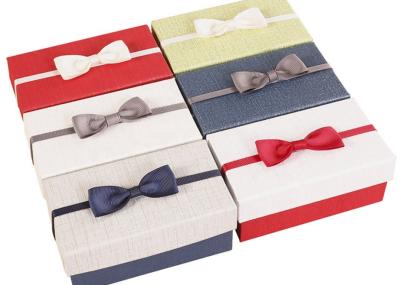 Caixa de papel ondulada do cosmético/perfume feito a mão com decoração da curva