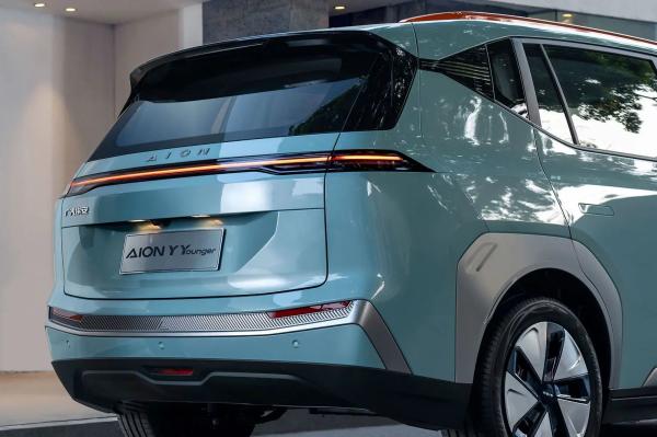 Used Electric Aion Y Electric Car New Energy Vehicle Adult Sports Car