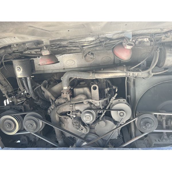 Дизельный туристический автобус 37 мест 2 двери LHD Euro 4 с ручной коробкой передач