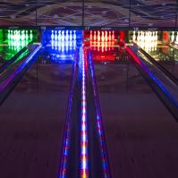 Grande máquina de bowling de cordas para o centro de jogos de interior durável fácil manutenção é personalizado