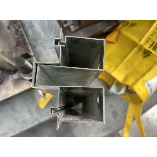 1.0 - 2.0mm CZ Purlin Roll Forming Machine Hydraulic Cutting Steel Hat Shape