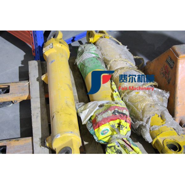 Diesel Engine Hydraulic Oil Cylinder LG855.07.02 LG855.72000 Standard Size